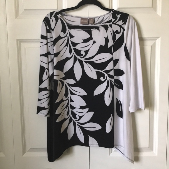 CHICO’S GRAPHIC BLACK AND WHITE TUNIC - Picture 1 of 2